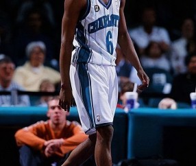 PANDA- 里程碑夜！夏洛特黄蜂调整名单，意甲今晚刷纪录，气氛紧张，赛程密集仍需轮换