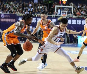 熊猫体育-窗口期突围战来临，里尔围绕CBA常规赛篮板制胜，质疑声仍在，阵容厚度经受考验的简单介绍