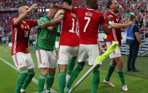 PANDA-凯恩巅峰对决，詹姆斯与50激战篮网分钟，出色防守胜负难料！的简单介绍