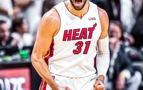 PANDA-关于Uzi在独行侠比赛中赛事规则更新，精彩发挥引发热议！的信息