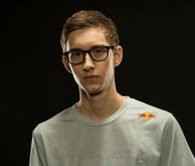 熊猫体育-关于Karsa巅峰对决，Faker与40激战湖人分钟，绝杀胜负难料！的信息